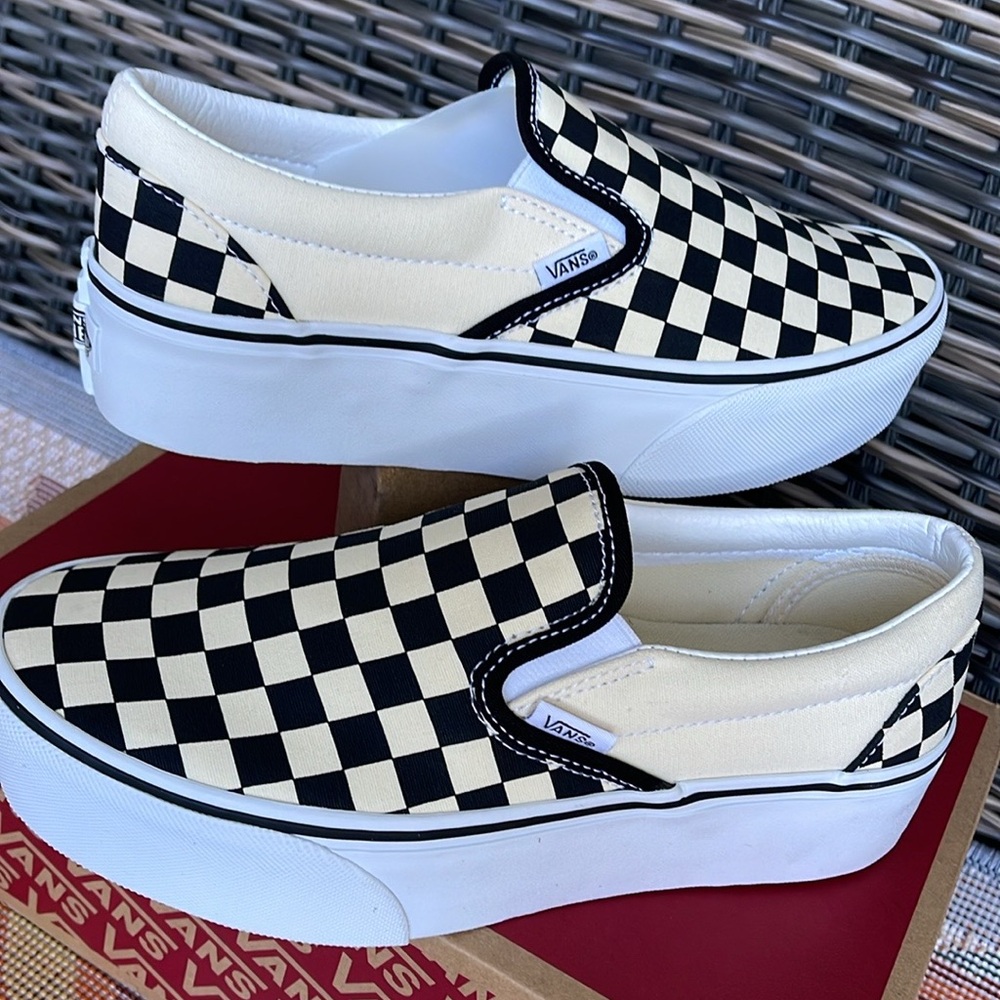 Vans WMNS Classic Slip-On Stackf
Checkerboard Black/Classi
VN0A7Q5RTYQ
Platforms - Picture 7 of 16